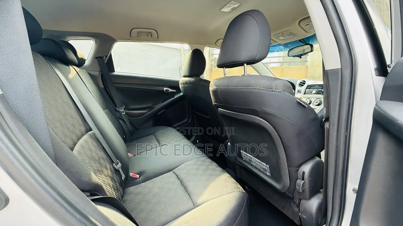 Pontiac Vibe 2.4 4WD 2010 Silver