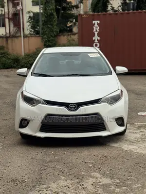 Toyota Corolla LE Premium 4dr Sedan (1.8L 4cyl CVT) 2014 White
