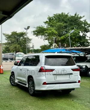 Lexus LX 2017 White