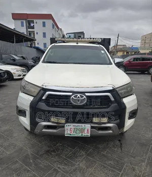 Toyota Hilux 2018 Red