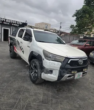 Toyota Hilux 2018 Red