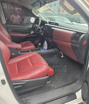 Toyota Hilux 2018 Red