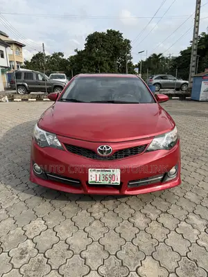Toyota Camry SE 4dr Sedan (2.5L 4cyl 6A) 2013 Red