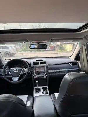 Toyota Camry SE 4dr Sedan (2.5L 4cyl 6A) 2013 Red