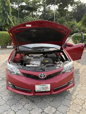 Toyota Camry SE 4dr Sedan (2.5L 4cyl 6A) 2013 Red