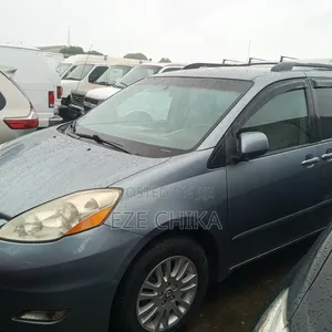 Toyota Sienna 2010 Blue