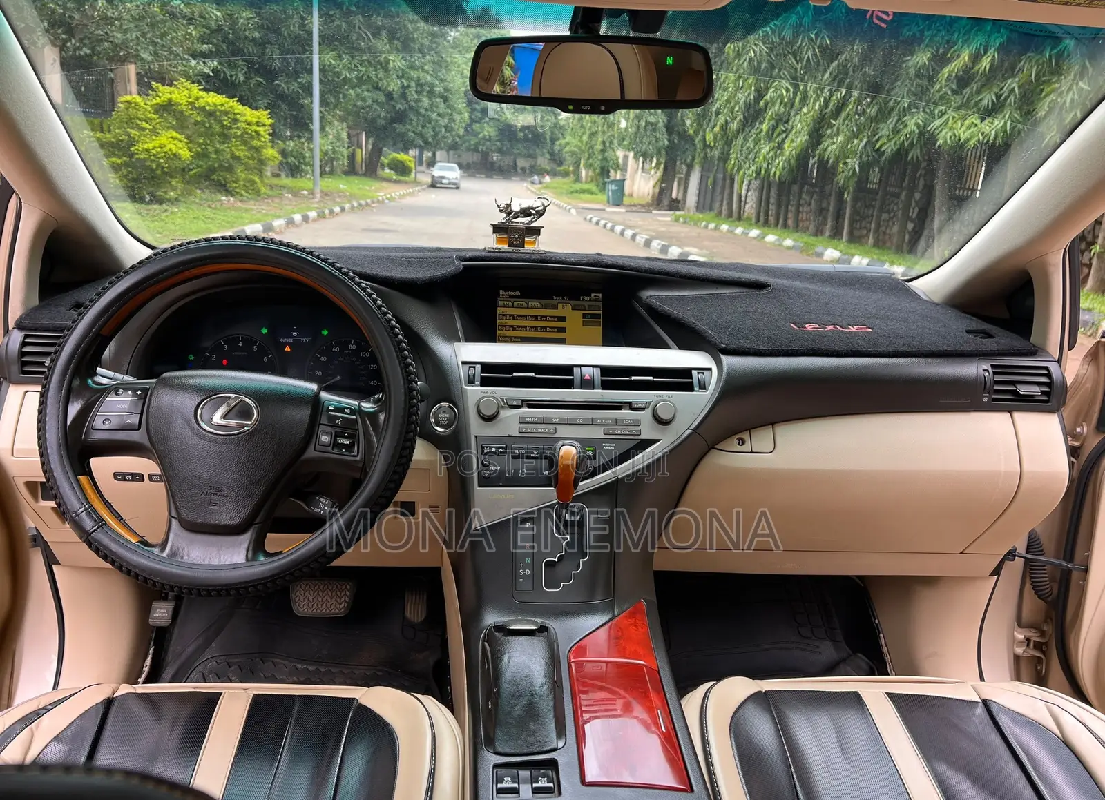 Lexus RX 2011 Gold
