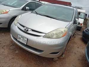 Toyota Sienna 2005 Silver