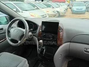 Toyota Sienna 2005 Silver