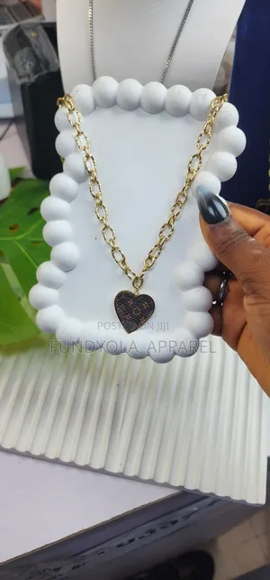 Vintage Luxe Heart Pendant Necklace
