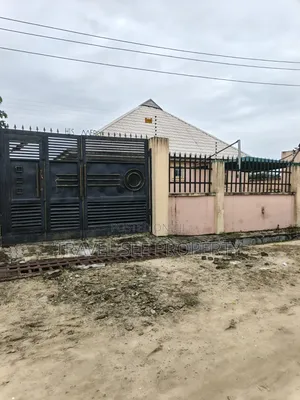 3bdrm Bungalow in Residents Area Eleko for rent