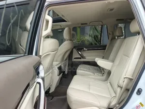 Lexus GX 460 Base 2017 White