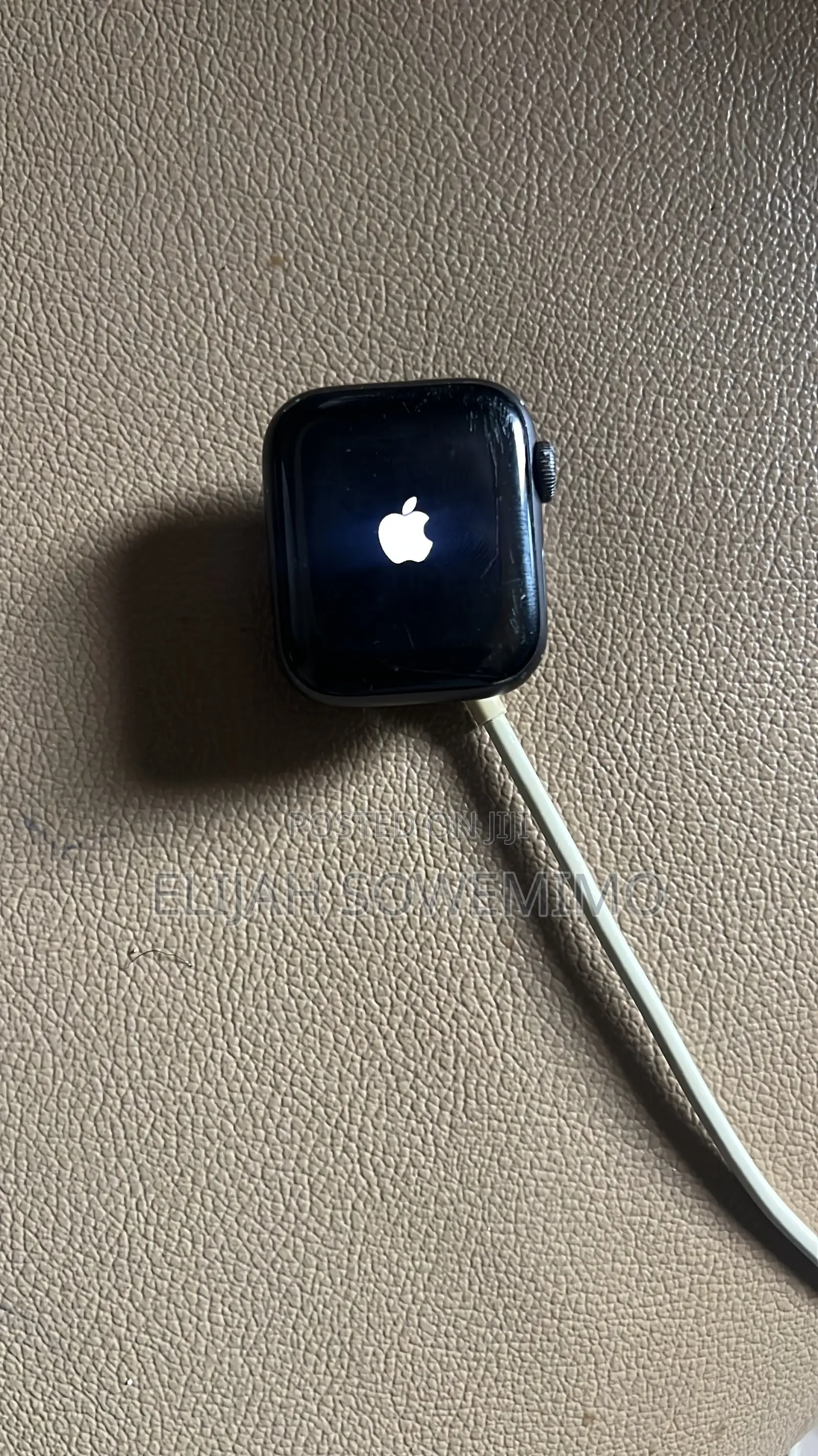 Apple Watch Series Se (iCloud Locked)