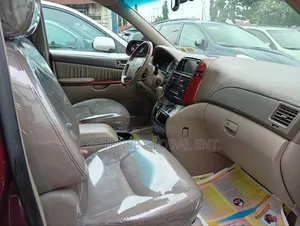 Toyota Sienna 2005 Red