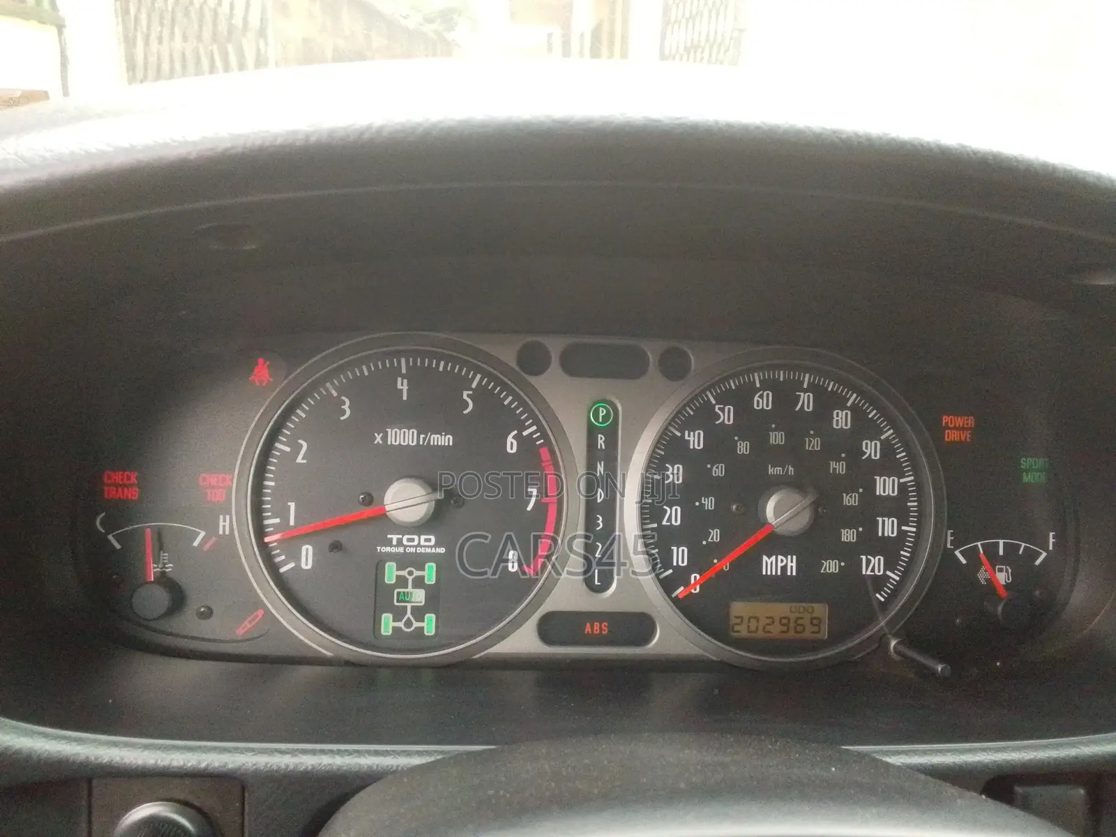 Isuzu Axiom 2004 White