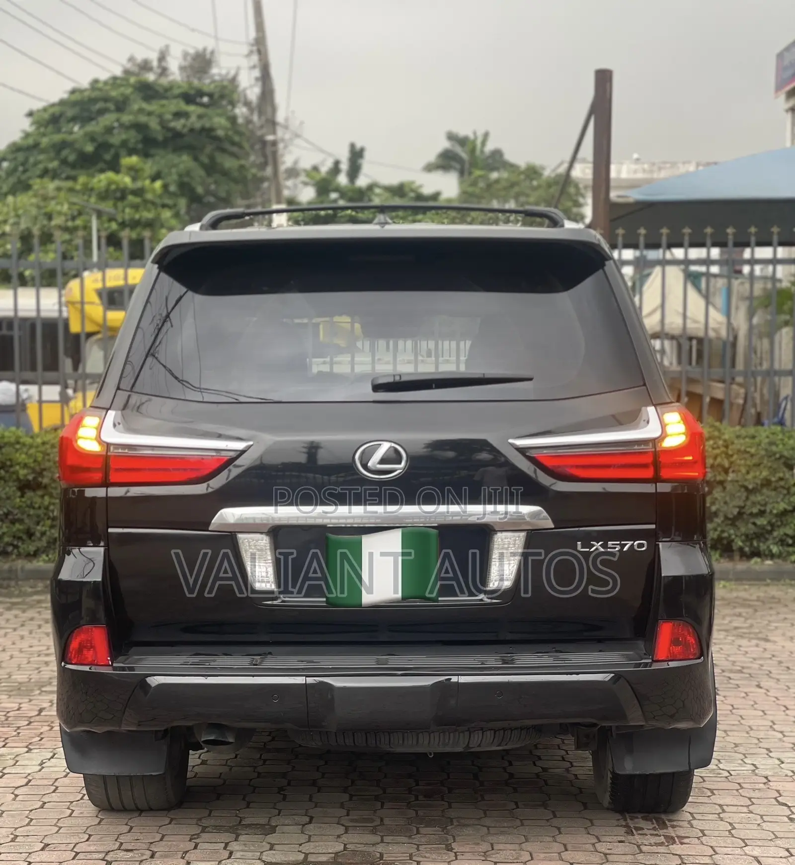 Lexus LX 2016 Black