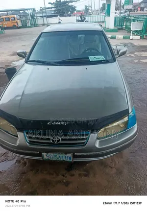Toyota Camry 2000 Gray