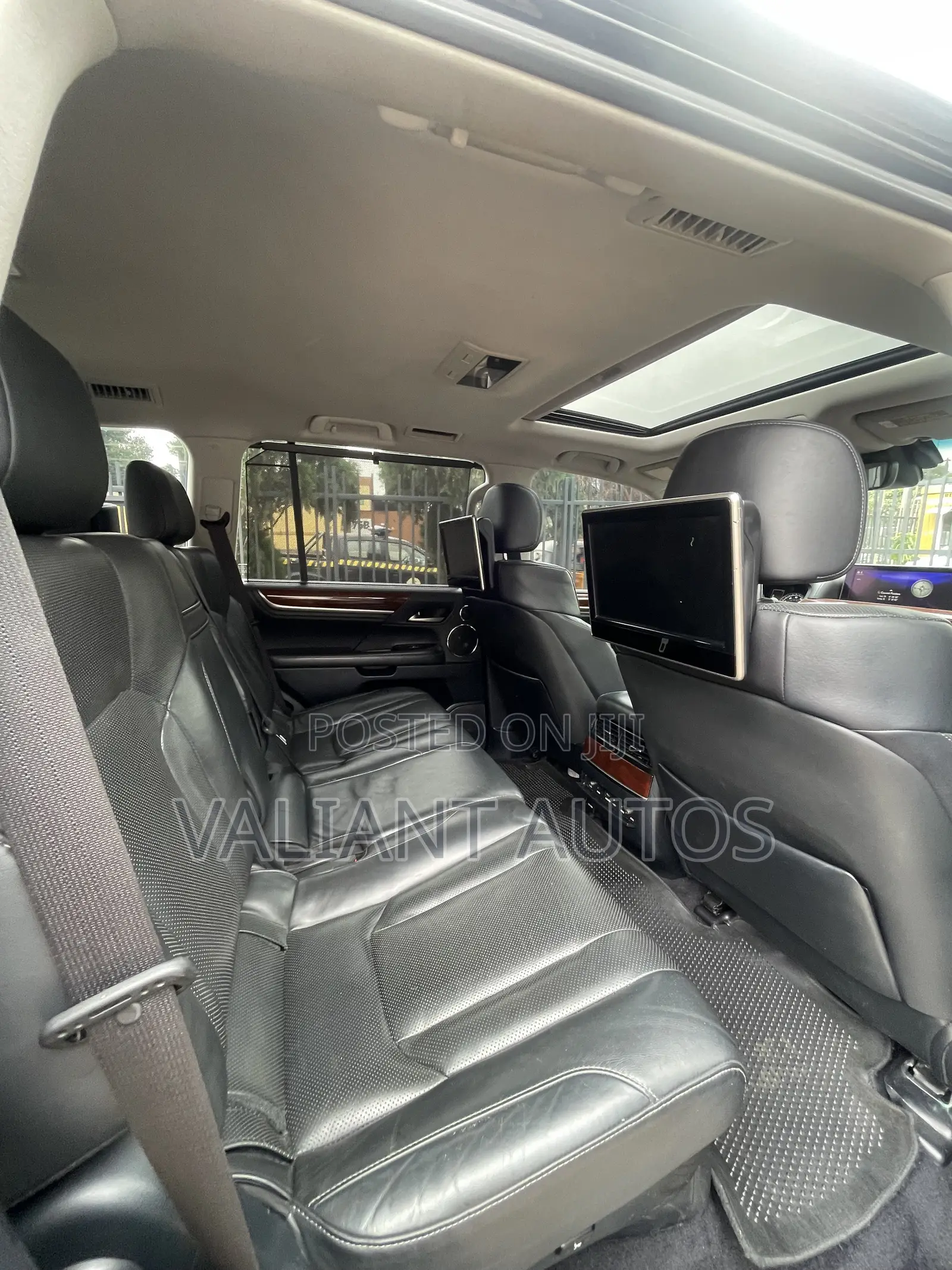 Lexus LX 2016 Black