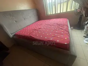 Bed Frame/ Mattress