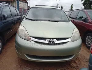 Toyota Sienna 2008 Green