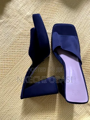 Female Shoe Size 42