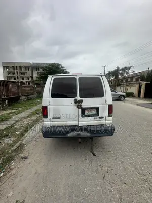 Ford E250 2010 White