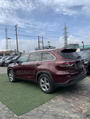 Toyota Highlander Limited Platinum 4dr SUV AWD (3.5L 6cyl 6A) 2015