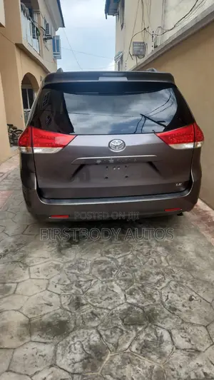 Toyota Sienna 2013 Gray