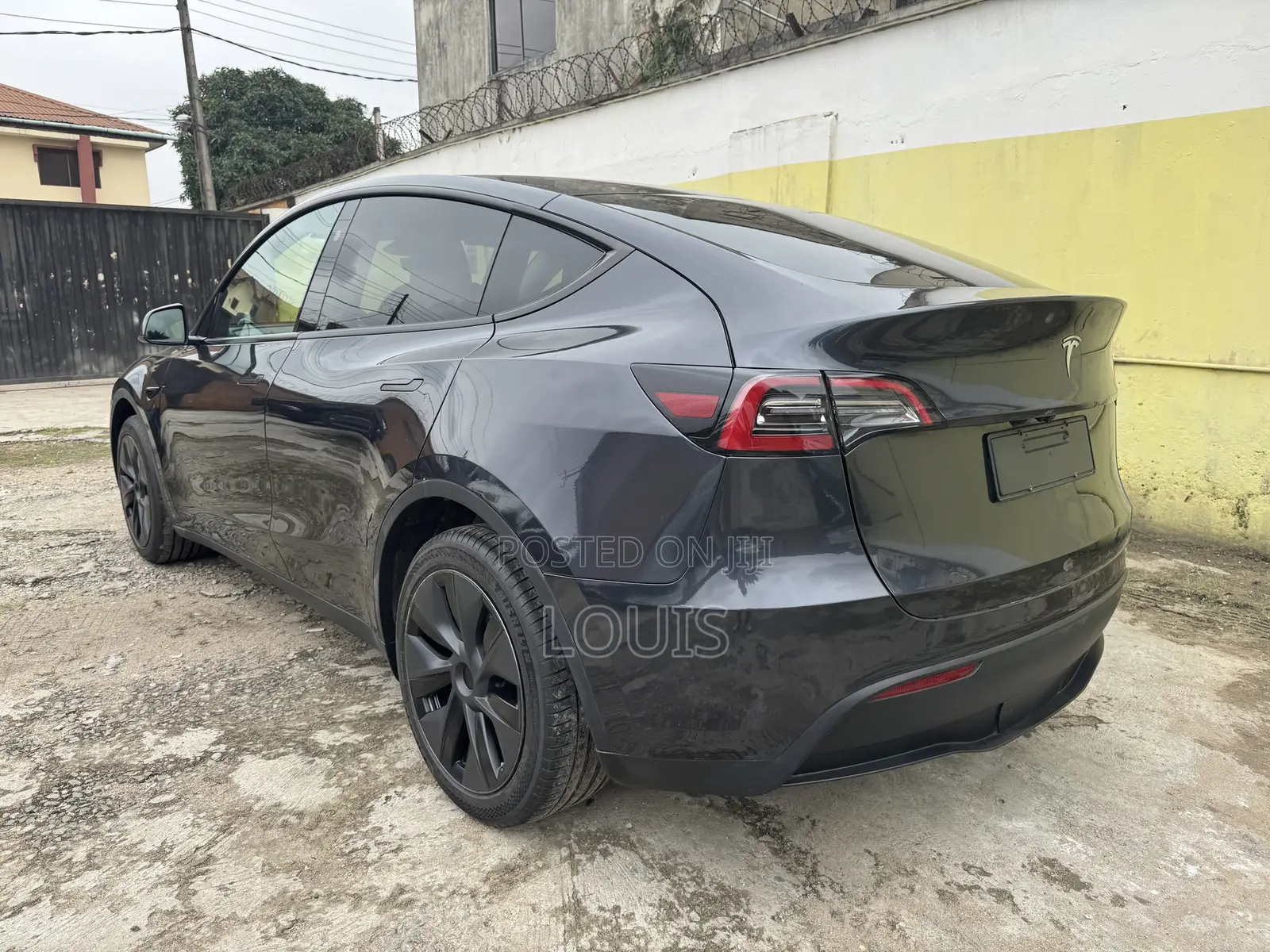 Tesla Model Y 2024 Gray