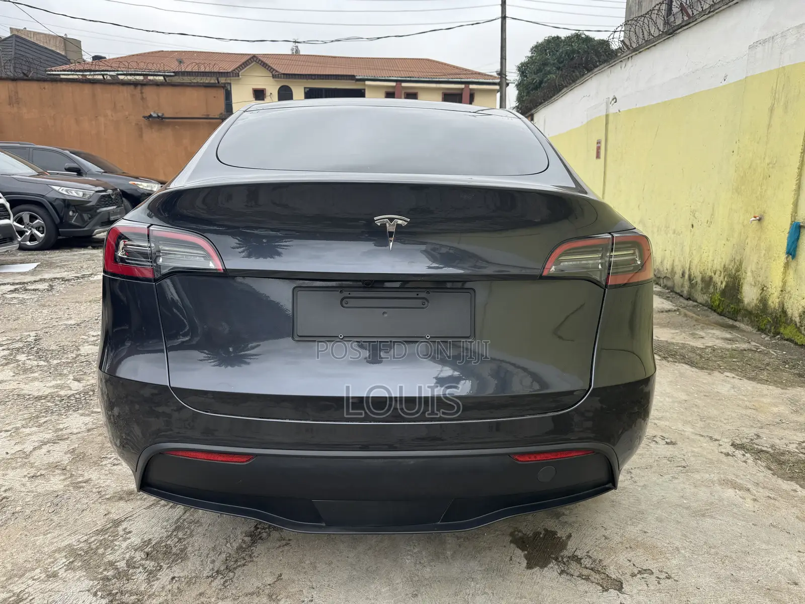 Tesla Model Y 2024 Gray