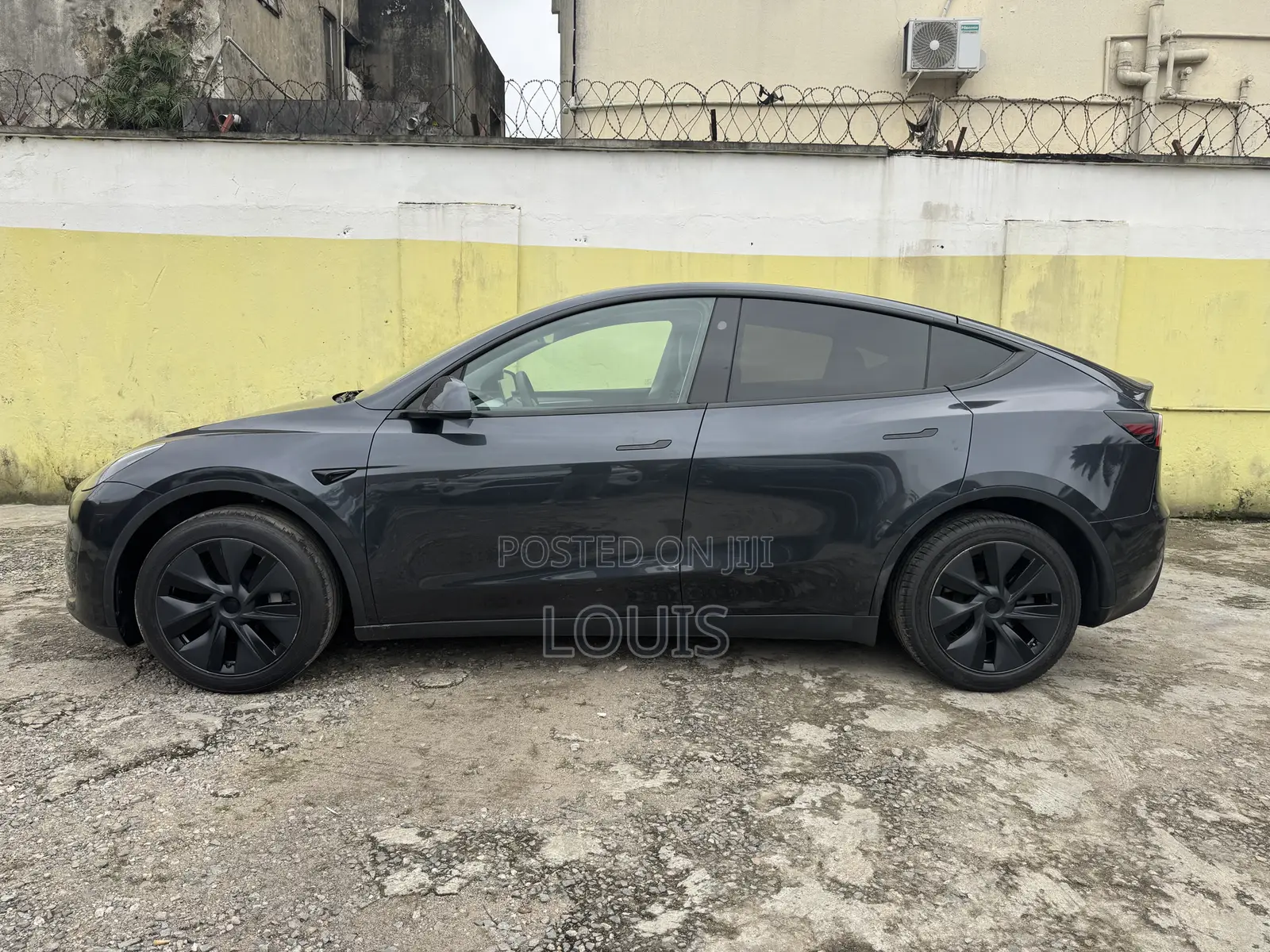 Tesla Model Y 2024 Gray