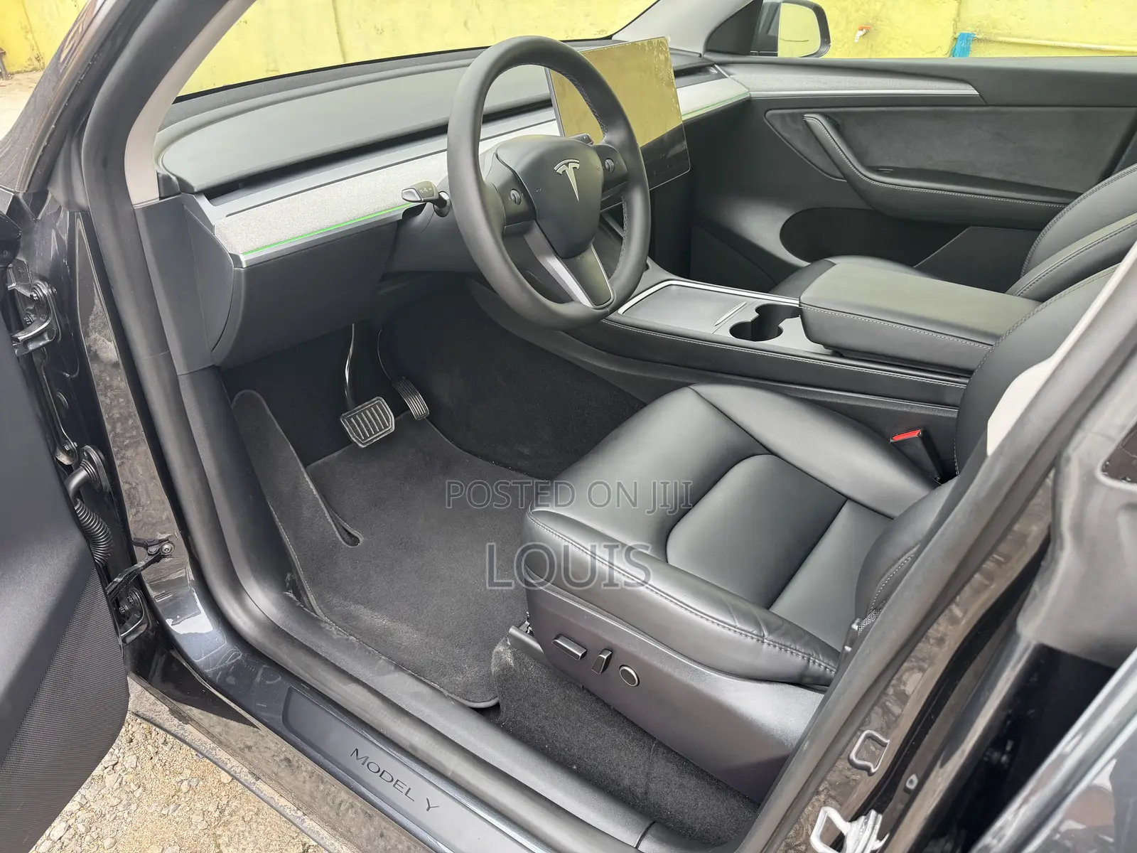 Tesla Model Y 2024 Gray