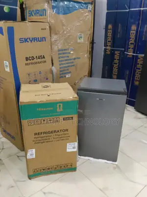 Compact Hisense 90L REF093DR Fridge