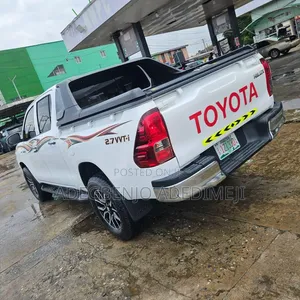 Toyota Hilux Revo Double Cab Petrol 2.7 RWD 2022 White