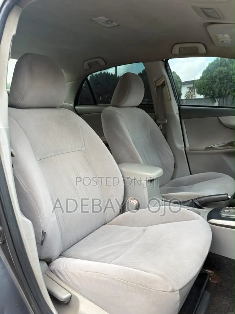 Toyota Corolla 2011 Gray