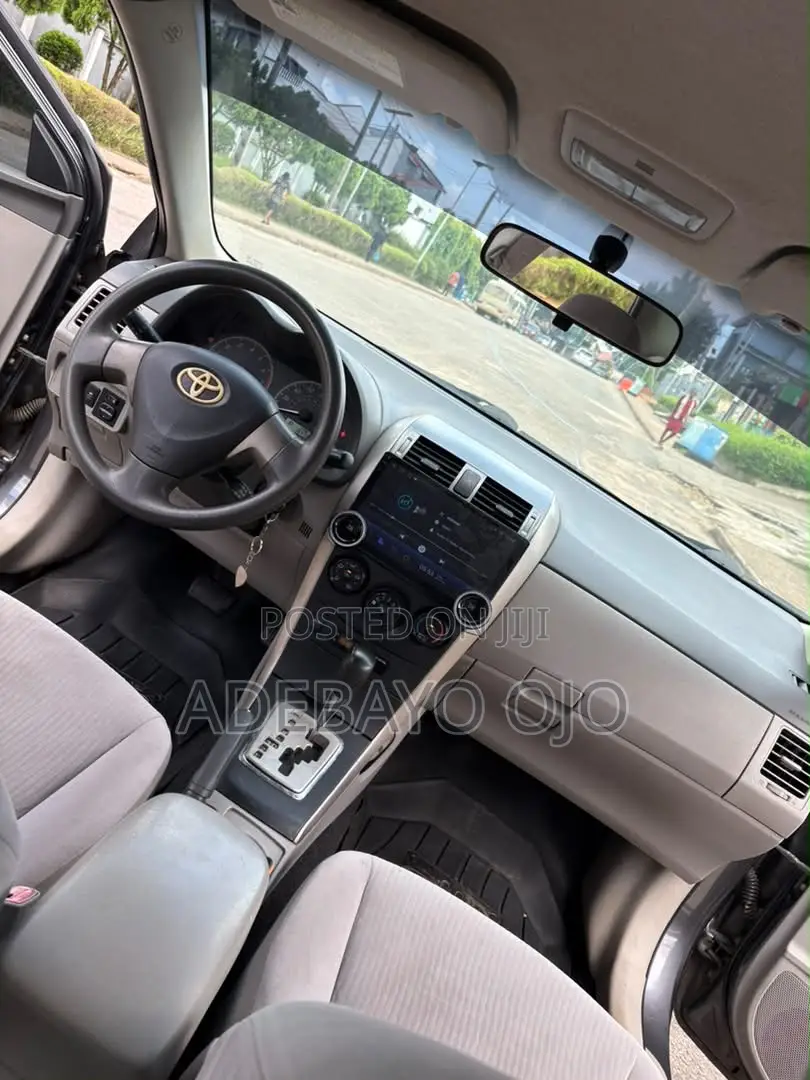 Toyota Corolla 2011 Gray