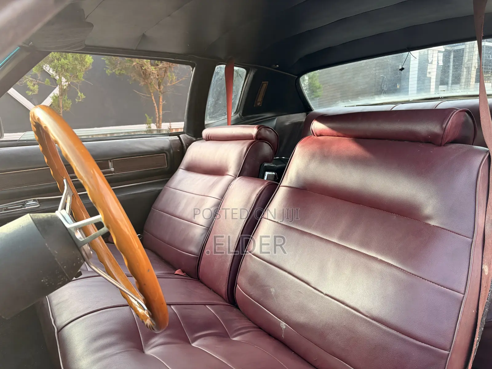Cadillac Deville 1977 Black