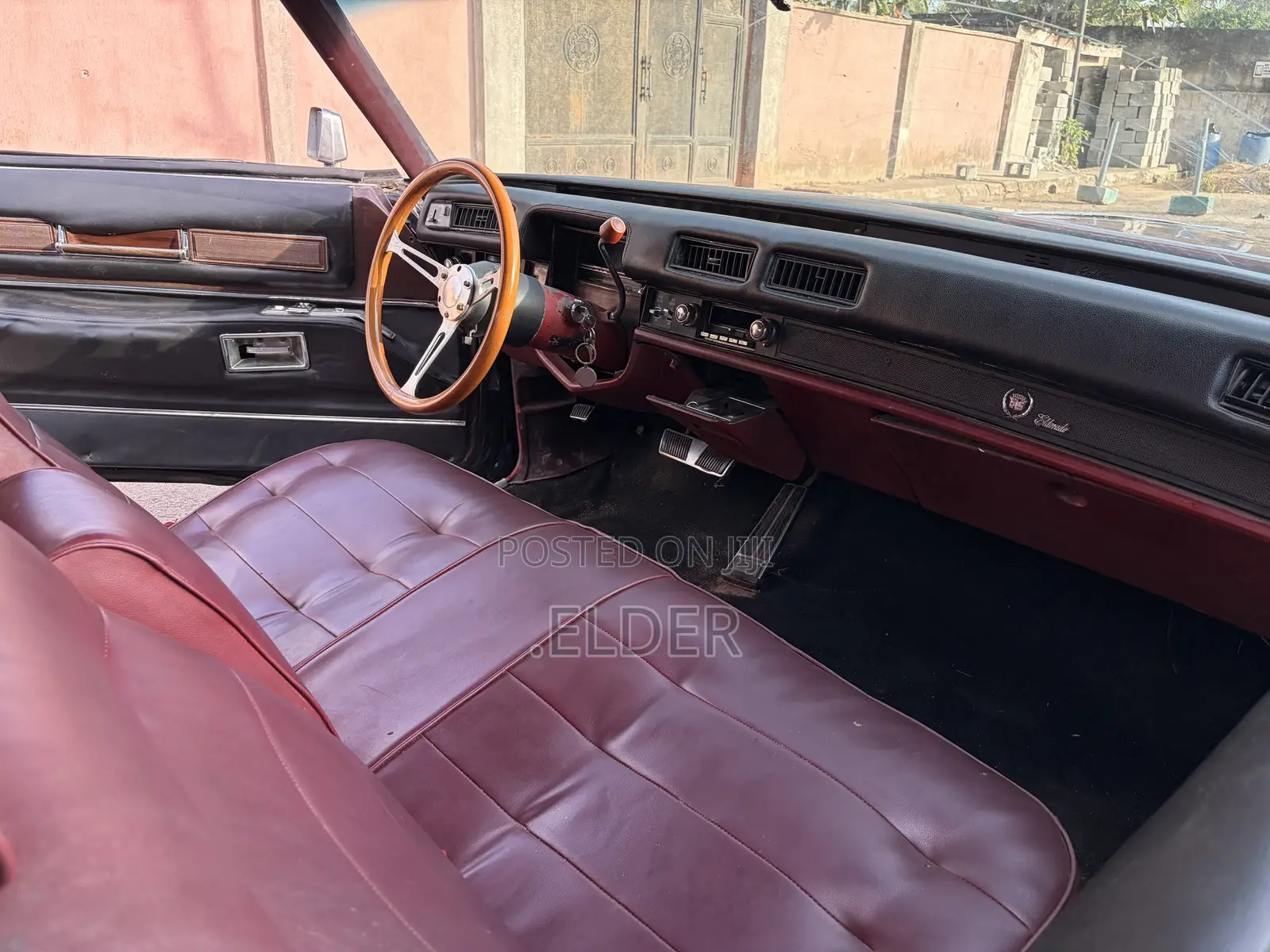 Cadillac Deville 1977 Black