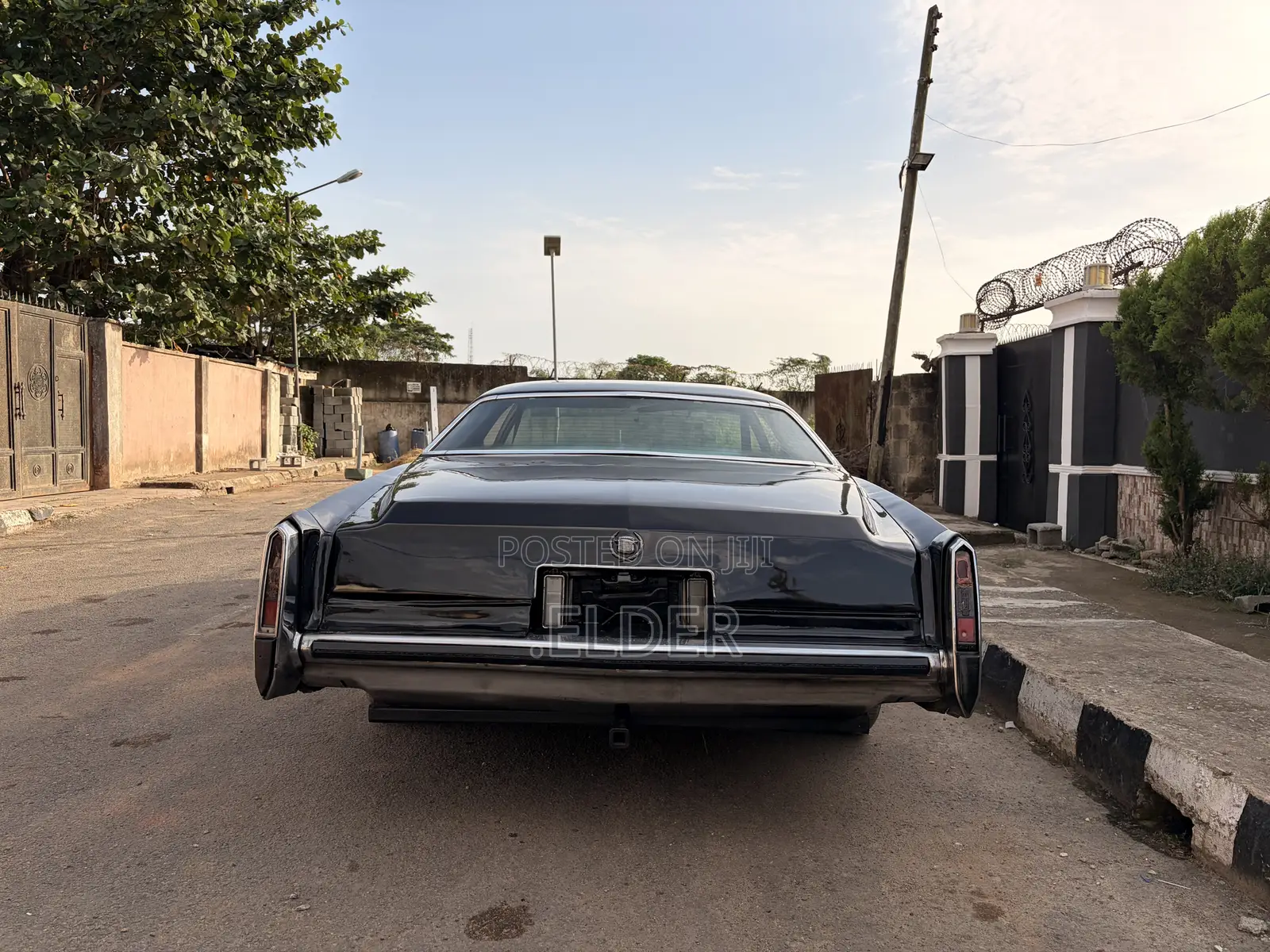 Cadillac Deville 1977 Black