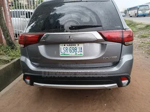 Mitsubishi Outlander 2017 Gray