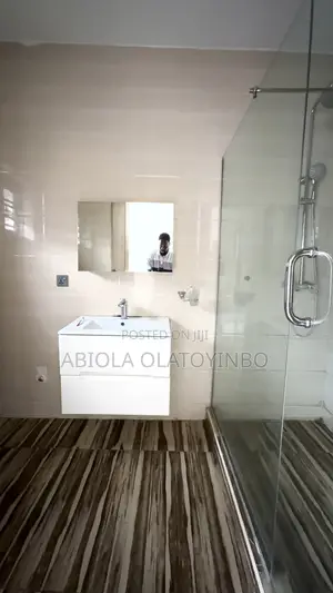 4bdrm Duplex in Ikota Villa for rent