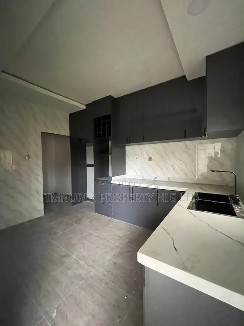 6bdrm Duplex in Badore for rent