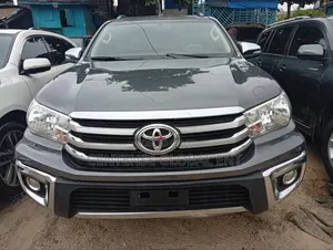 Toyota Hilux 2021 Gray