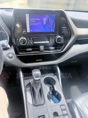 Toyota Highlander XLE AWD 2023