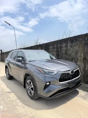 Toyota Highlander XLE AWD 2023