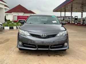 Toyota Camry SE Sport 4dr Sedan (2.5L 4cyl 6A) 2014 Gray