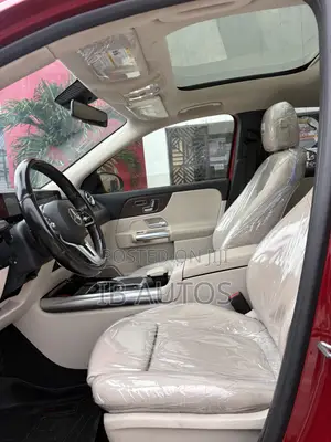 Mercedes-Benz GLA 250 2021 Red