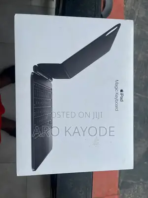 Apple iPad Pro M4 Magic Keyboard Open Box