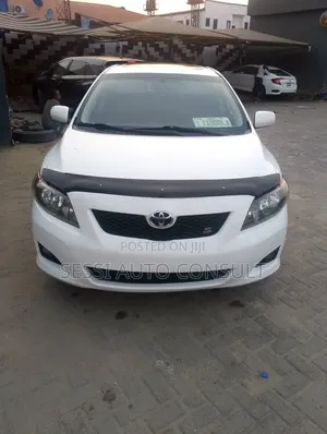 Toyota Corolla 2010 White