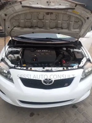 Toyota Corolla 2010 White